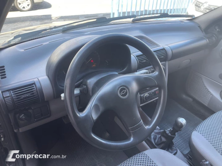 CORSA 1.0 MPFI Classic Sedan Life 8V