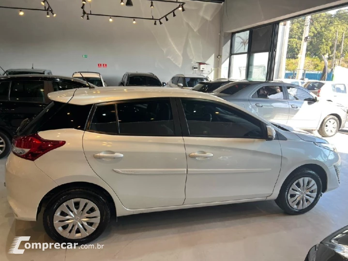 YARIS 1.5 16V FLEX SEDAN XL LIVE MULTIDRIVE
