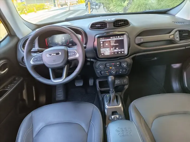 RENEGADE 1.3 T270 TURBO FLEX LONGITUDE AT6