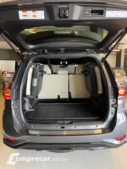 HILUX SW4 2.8 SRX Diamond 4X4 7 Lugares 16V Turbo Intercoole