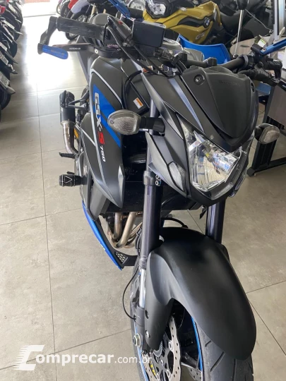 GSX-S 750