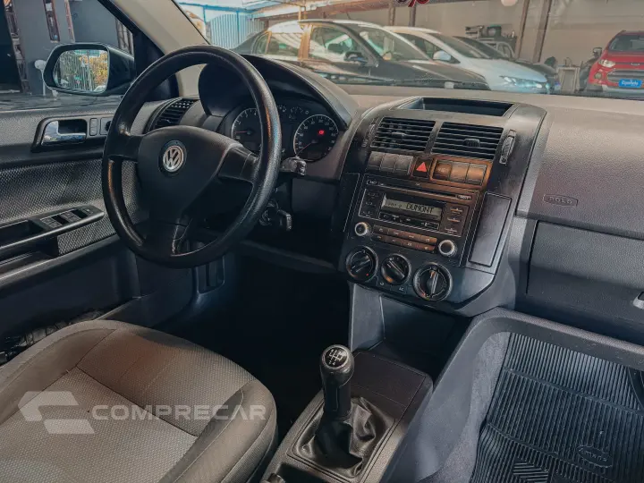 POLO SEDAN 1.6 8V