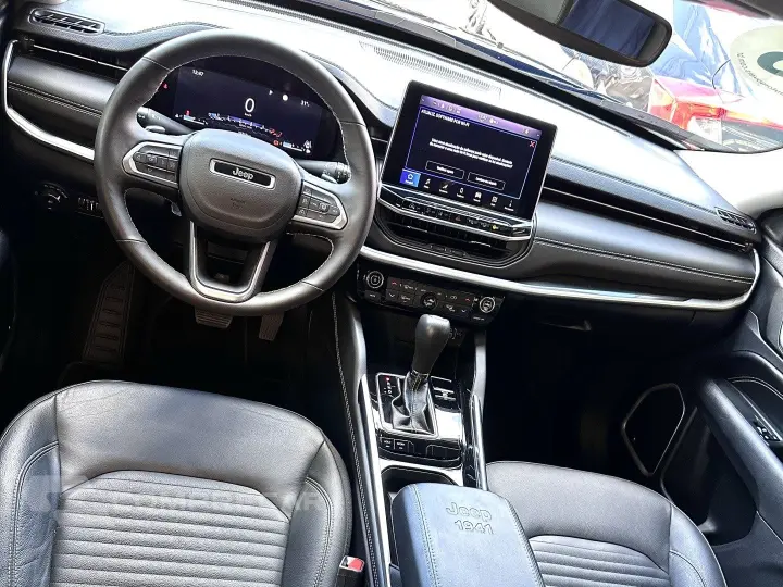 COMMANDER 1.3 T270 TURBO FLEX LONGITUDE AT6