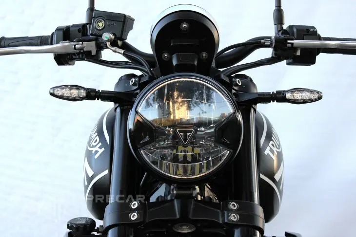 TRIUMPH TRIDENT 660