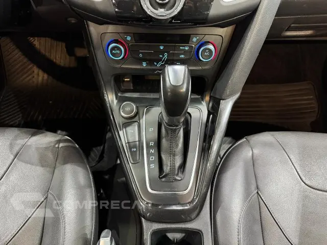 FOCUS HATCH - 2.0 TITANIUM 16V 4P POWERSHIFT