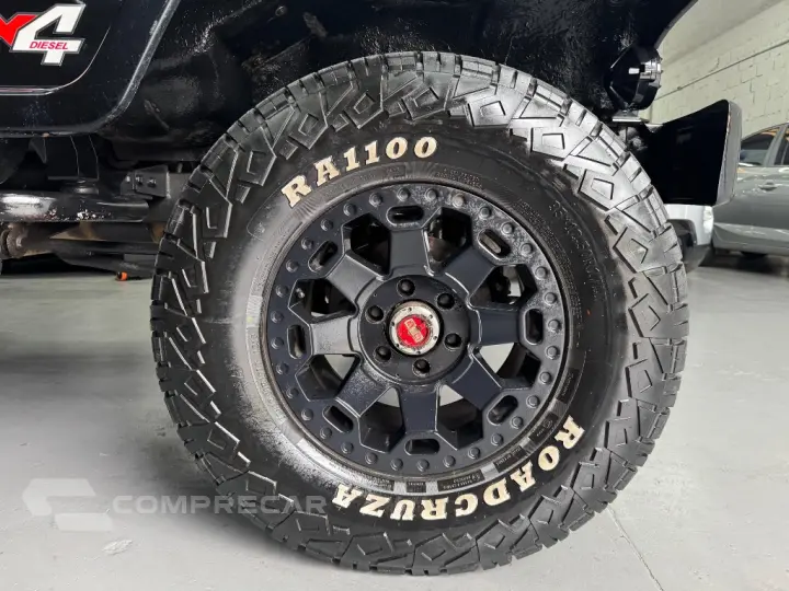 T-4 4x4 3.0 TB Int. Cap. Rígida Diesel