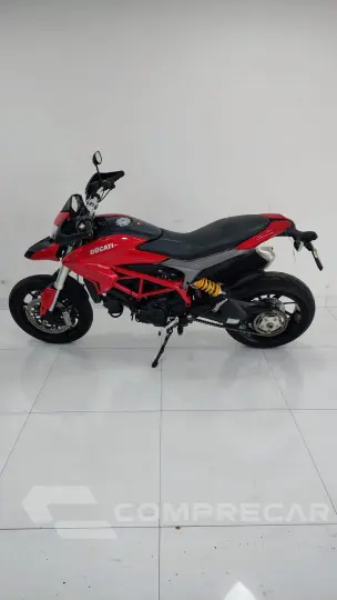 HYPERMOTARD 821