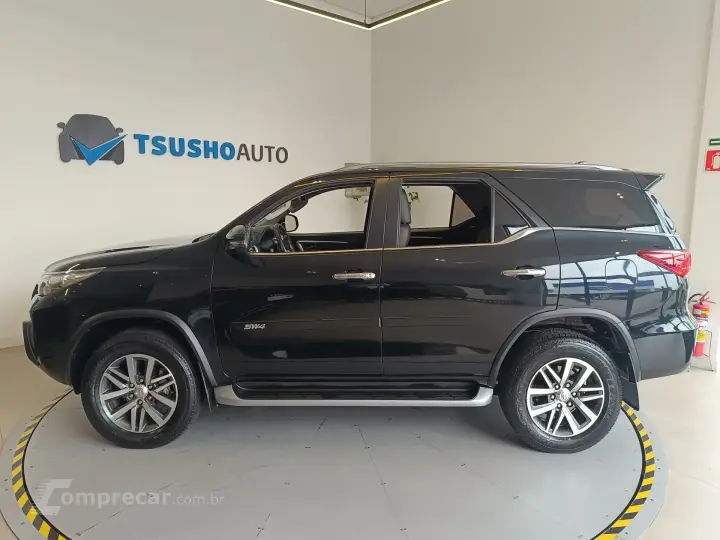 HILUX SW4 2.8 SRX 4X4 7 LUGARES 16V TURBO INTERCOOLER 4P AUT