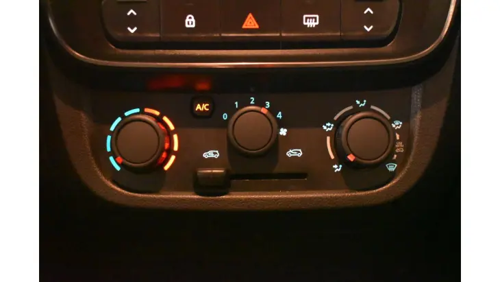 KWID - 1.0 12V SCE ZEN MANUAL