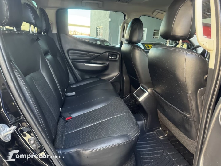 L 200 Triton 2.4 16V SPORT HPE 4X4 CABINE DUPLA TURBO DIESEL