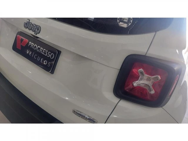 RENEGADE - 1.8 16V LONGITUDE 4P AUTOMÁTICO