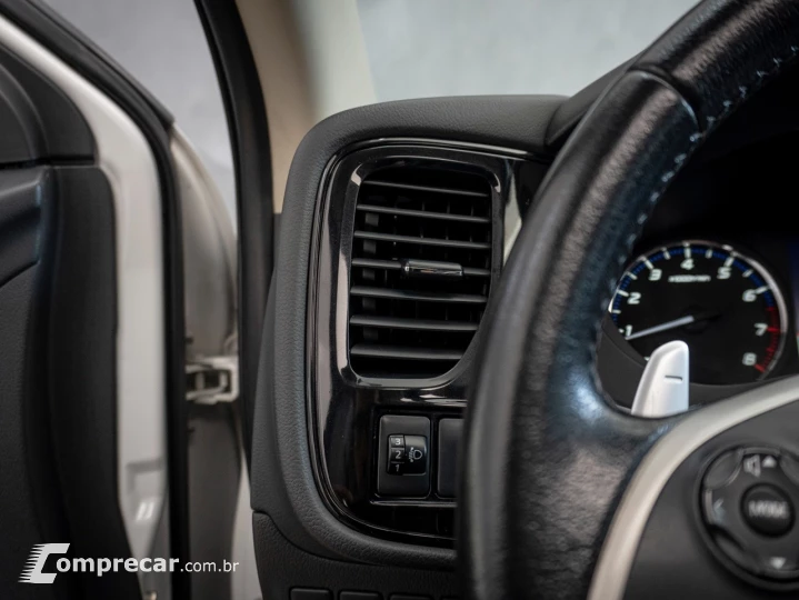 OUTLANDER 2.0 16V 160cv Aut.