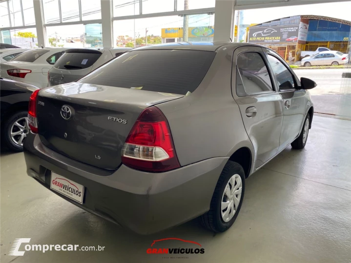 ETIOS 1.5 X PLUS SEDAN 16V FLEX 4P AUTOMÁTICO