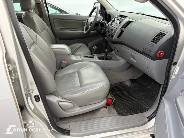 HILUX 2.4 4X4 CD 8V
