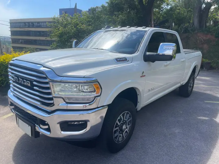 RAM 6.7 3500 Laramie Longhorn 4X4 CD 6 Cilindros Turbo