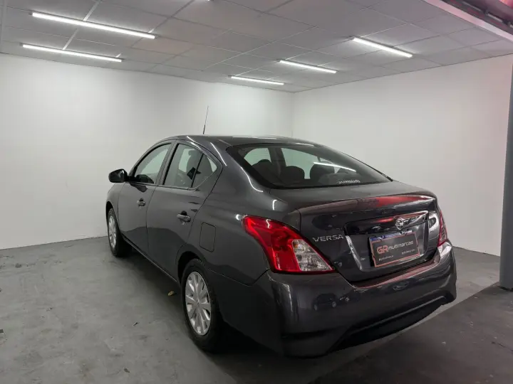 VERSA 1.0 12V FlexStart 4p Mec.