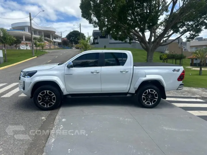 HILUX 2.8 D-4D TURBO DIESEL CD SRX PLUS 4X4 AUTOMÁTICO