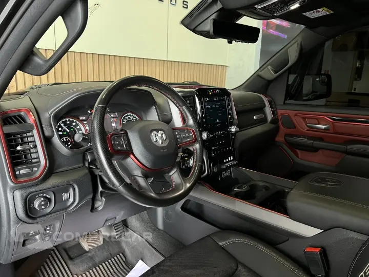 1500 5.7 V8 GASOLINA REBEL CD 4X4 AUTOMÁTICO