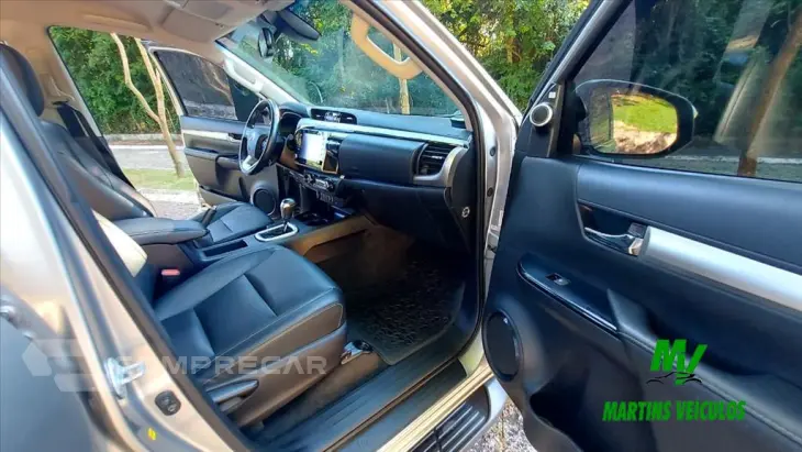 HILUX 2.8 D-4D TURBO DIESEL CD SRX 4X4 AUTOMÁTICO