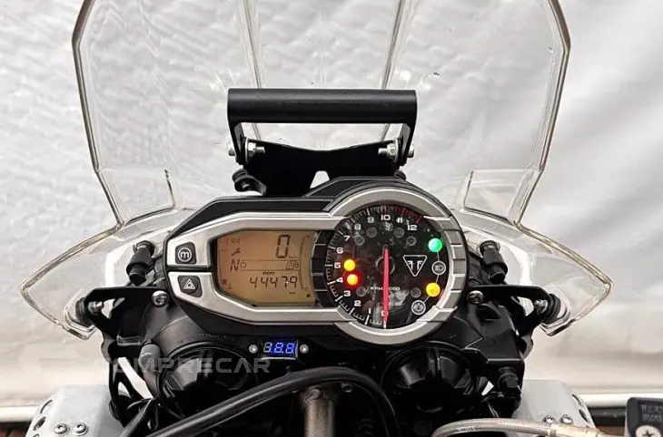 TRIUMPH TIGER 800 XCA