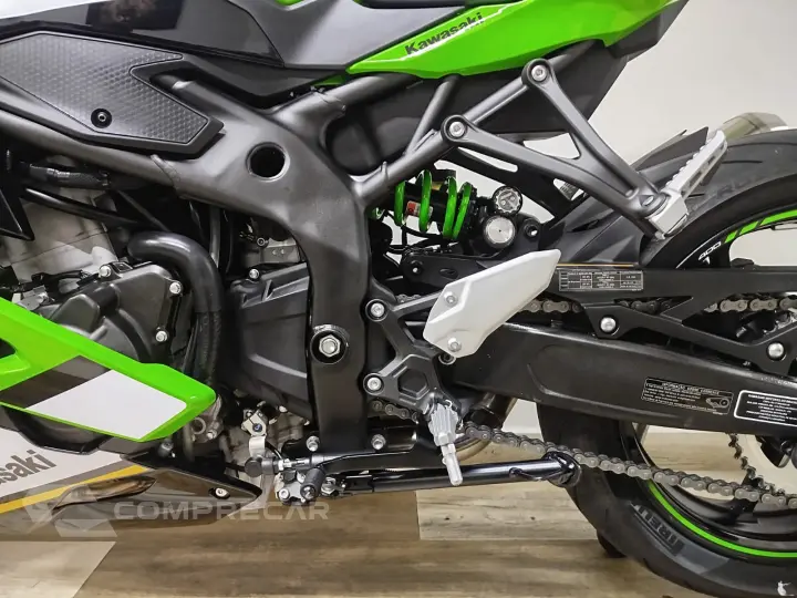 NINJA ZX4 RR