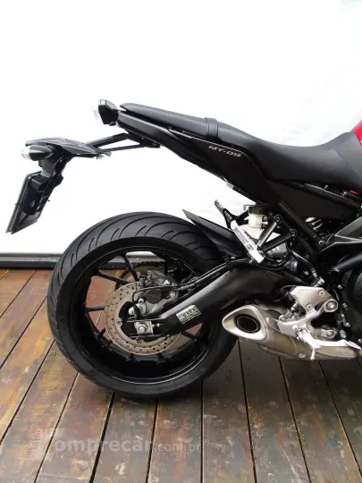 YAMAHA MT-09