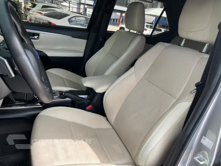 HILUX SW4 2.8 D-4D TURBO DIESEL DIAMOND 7L 4X4 AUTOMÁTICO