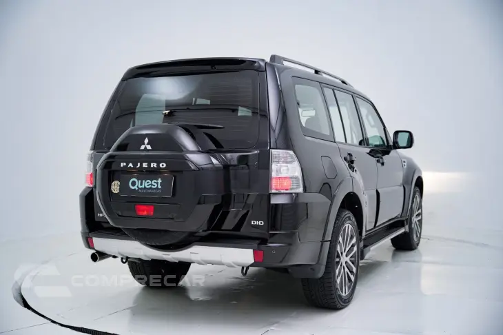 Pajero HPE Full 3.2 4x4 T.I.Dies. 5p Aut