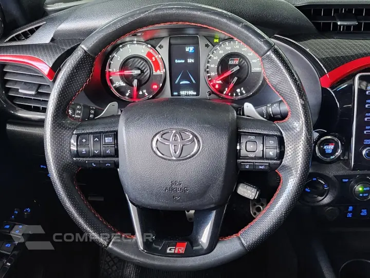 HILUX 2.8 D-4D TURBO DIESEL CD SRX LIMITED 4X4 AUTOMÁTICO