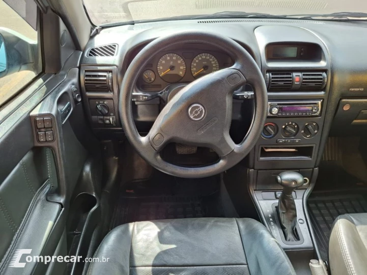 ASTRA 2.0 MPFI Advantage Sedan 8V