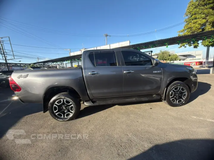 Hilux Caminhonete 2.8 16V SRX 4X4 DIESEL CABINE DUPLA AUTOMÁ
