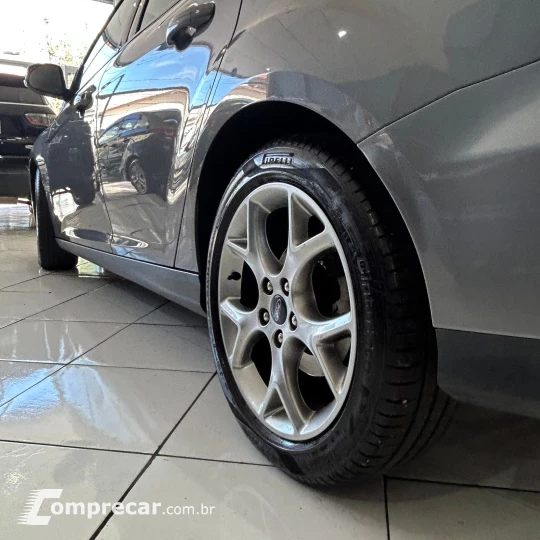 FOCUS 2.0 GLX Sedan 16V