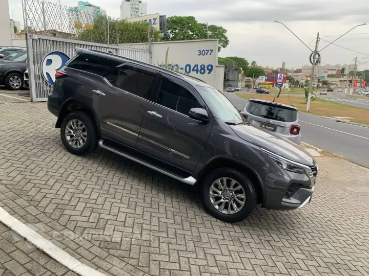 Hilux SW4 SRX 4x4 2.8 TDI 16V Dies. Aut.