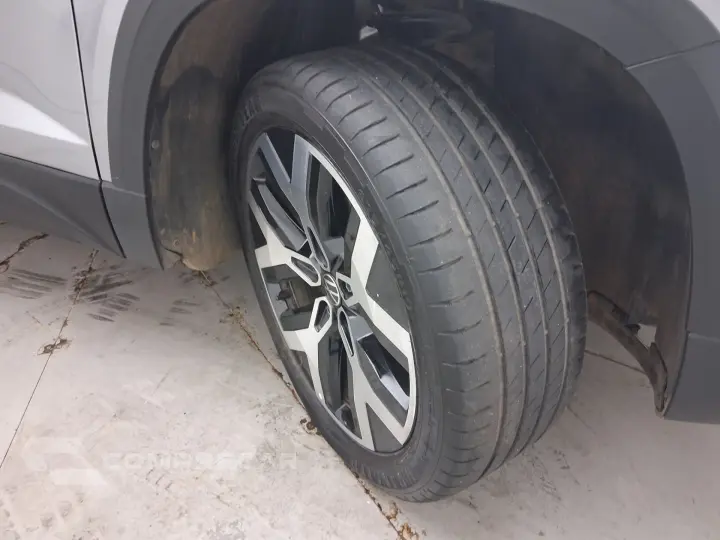 TAOS 1.4 250 TSI TOTAL FLEX HIGHLINE AUTOMÁTICO