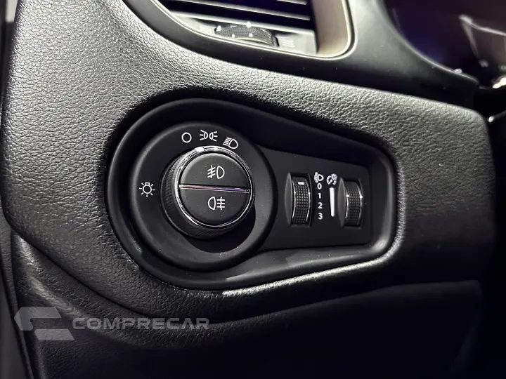 RENEGADE 1.8 16V FLEX LONGITUDE 4P AUTOMÁTICO