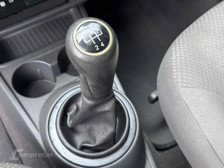 VOYAGE 1.0 MI 8V FLEX 4P MANUAL