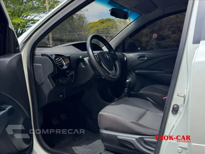ETIOS 1.5 X Plus Sedan 16V