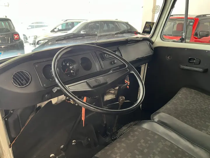 KOMBI 1.6 Furgão 8V