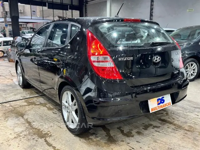 I30 - 2.0 MPFI GLS 16V 4P MANUAL