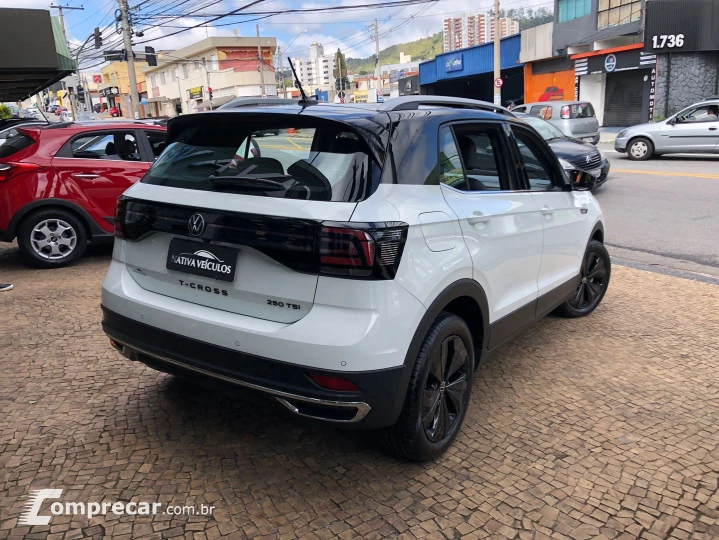 T-Cross 1.4 250 Tsi Total Flex Highline Automático