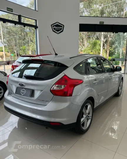 FOCUS 2.0 Titanium Hatch 16V