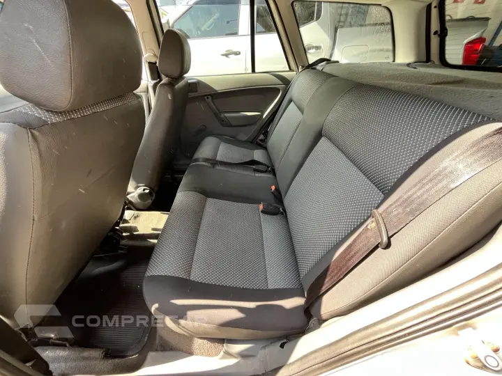 PARATI 1.6 C 8V