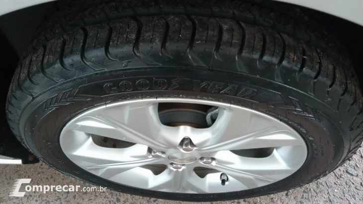 ONIX 1.0 Turbo Plus Premier