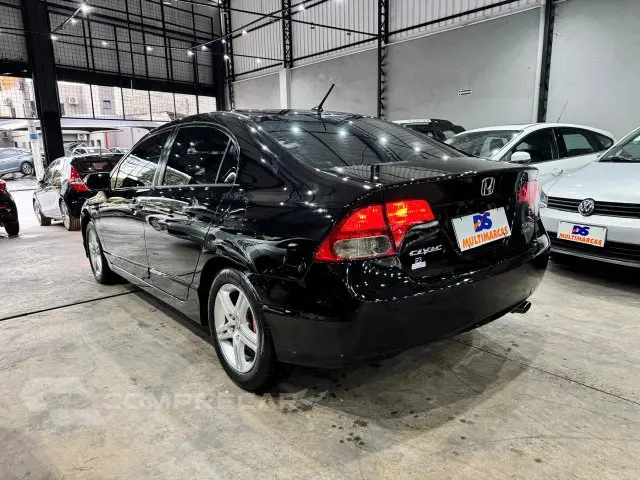 CIVIC - 1.8 EXS 16V 4P AUTOMÁTICO