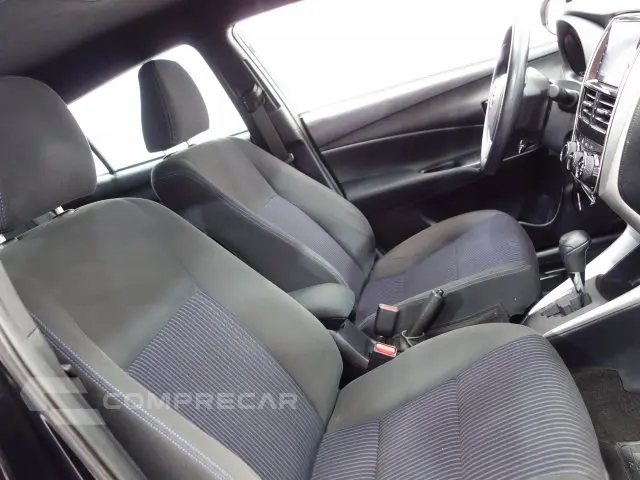 YARIS HATCH - 1.3 16V XL LIVE MANUAL
