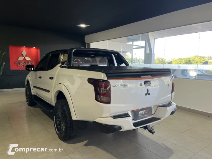 L200 TRITON 2.4 16V Turbo Sport Hpe-s CD 4X4