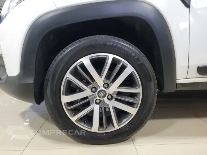 Strada Volcano 1.3 Flex 8V CD