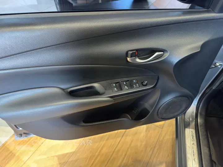 Yaris Hatch 1.5 16V 4P FLEX XLS CONNECT MULTIDRIVE AUTOMÁTIC