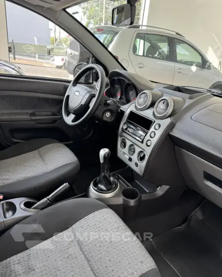 FIESTA 1.6 Rocam SE Sedan 8V