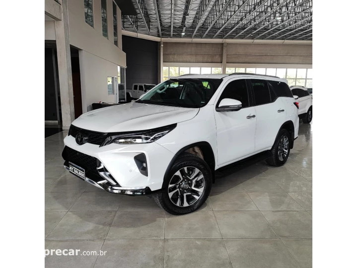 HILUX SW4 2.8 D-4D TURBO DIESEL SRX PLATINUM 7L 4X4 AUTOMÁTI